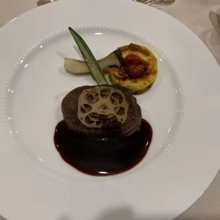 メインのステーキです。