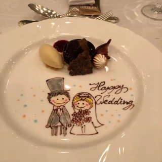 お皿のチョコアートも素敵
