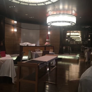 ゴージャスな披露宴会場