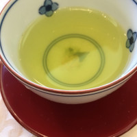 ラストはコーヒーではなく緑茶というのがまた良い