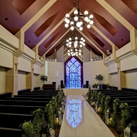 光が入るとステンドグラスがキレイ