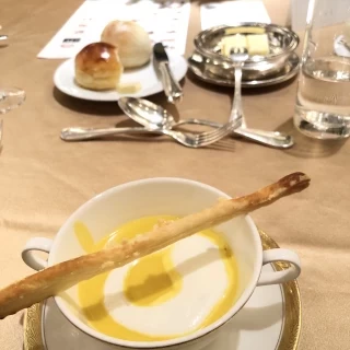 その場で直接注いでくれるスープ
