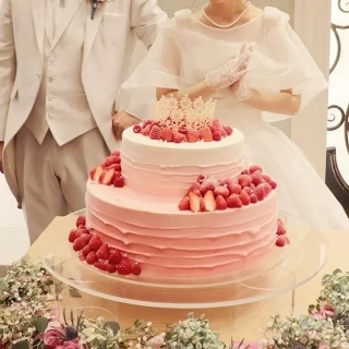 グラデーションの生ケーキを作っていただきました。