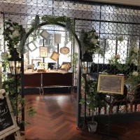 受付ブース入口。自分なりに飾れます。