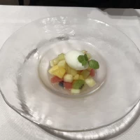 こちらもデザート。
ソルベ。私はプリン推しです。