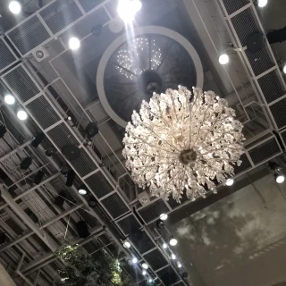シャンデリアあり