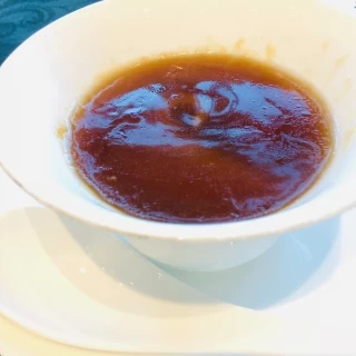 フカヒレと3種のキノコのスープです。