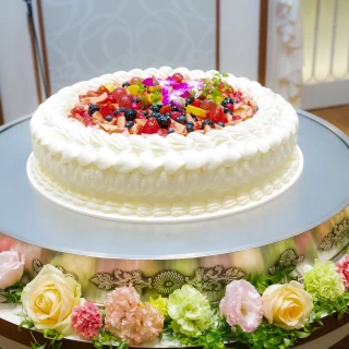基本料金内のケーキ。それでもイチゴもいっぱいでとてもおいしい