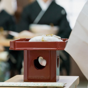 指輪交換、リングピロー（神社の物をお借りしました）|521376さんの阿部野神社・結婚式場の写真(887721)