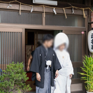 控え室から出て開始|521376さんの阿部野神社・結婚式場の写真(887700)