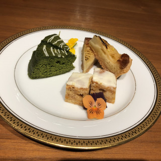 引き菓子の試食もさせていただきました。しっとりしていました。