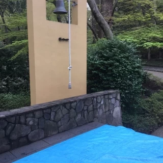 チャペル外の鐘