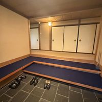 桃林荘の入り口　バリアフリーではないので注意