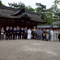 結婚式の後、御本殿の前でも写真撮影できました