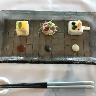 シェフの発想が豊かで
味だけじゃなくて見た目も楽しめました