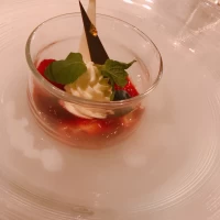 ドライアイスの演出が楽しいデザート