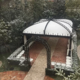 外の挙式会場です。冬だと少し寒く感じました。