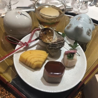 お料理です。器が素敵でした