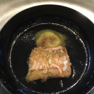 魚の鱗の部分も口当たりが良く、ほのかに香ばしく美味しかったで