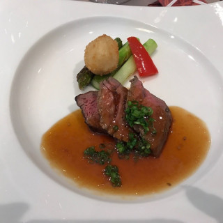 たくさんのゲストから評判が良かったのがコースのお肉です。