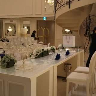 お姫様になれそうな披露宴新郎新婦席