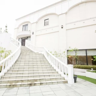 会場の外にある大階段です