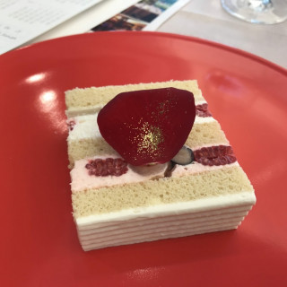 料理展示、ピエールエルメの限定ケーキ