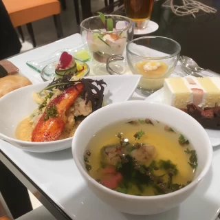 食事。