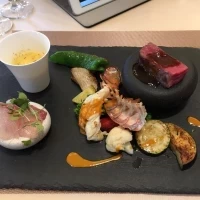 ワンプレートとケーキが試食できます。