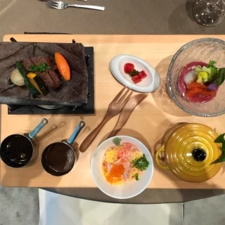 試食会の食事、すごく美味しいかったです。