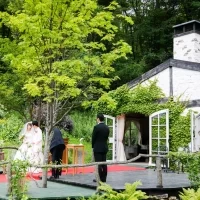 風のガーデン挙式の様子