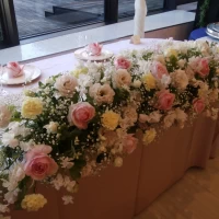 ピンクのお花の装花（高砂）