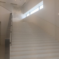 室内の大階段