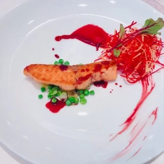 信州サーモンのポワレ