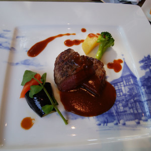 お肉は美味しかったですが、ソースが不思議な味でした。|523476さんのホテル北野プラザ六甲荘の写真(721673)