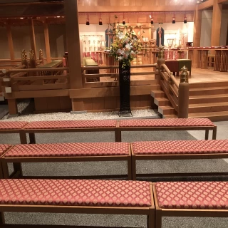 神社のゲスト用椅子、座り心地よし