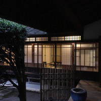 和館が併設されており、当日はゲストの控室となります。