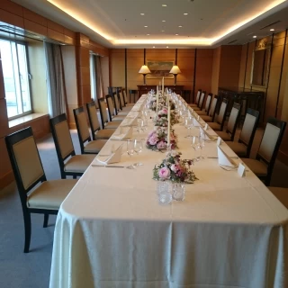 家族だけの結婚式なので食事会の会場。景色が良かったです。