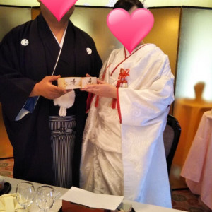 披露宴で記念の升で乾杯|524027さんの生田神社会館の写真(725267)