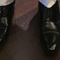 新郎が式場からレンタルした靴