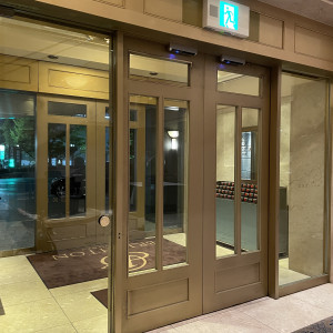 ホテル内から撮った車出口の自動ドア|524127さんの浦安ブライトンホテル東京ベイの写真(1910561)