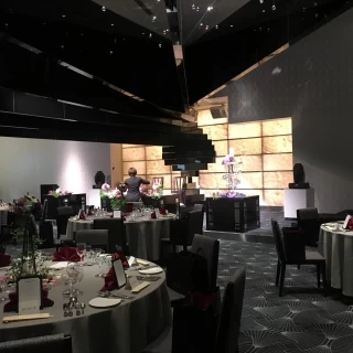 シックな披露宴会場