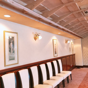 披露宴会場の壁の装飾や椅子|524336さんの八幡の森 迎賓館（尾張八幡神社）の写真(731129)