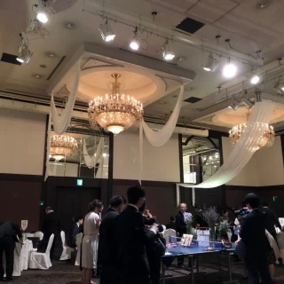 披露宴会場のシャンデリア