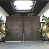 アルカディアのメイン入り口です