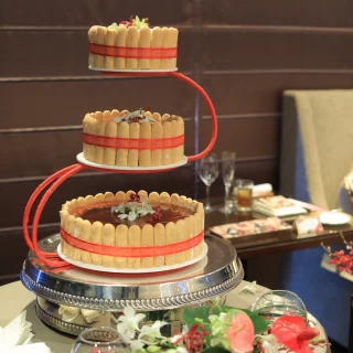 ケーキ台にも装花をしてもらいました