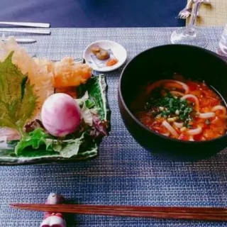 天ぷらとトマトスープのうどん