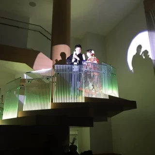 二階からの入場