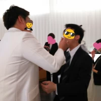 新郎から新婦妹へのファーストバイト