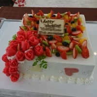 ウェディングケーキ
薔薇尽くしの結婚式